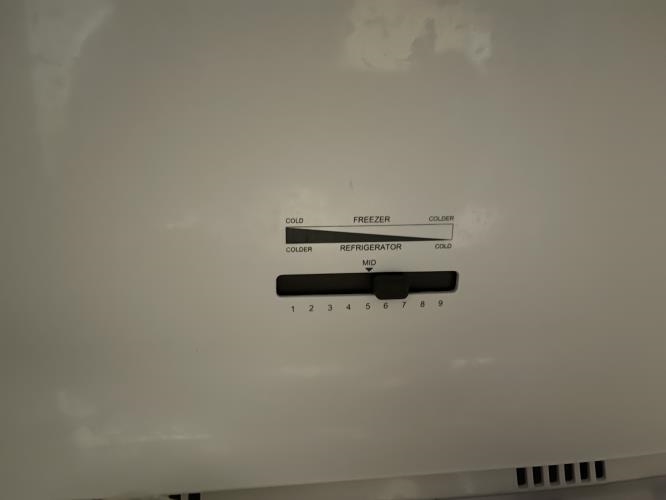 Second-hand Hisense 205L Top Mount Fridge - Photo 7)