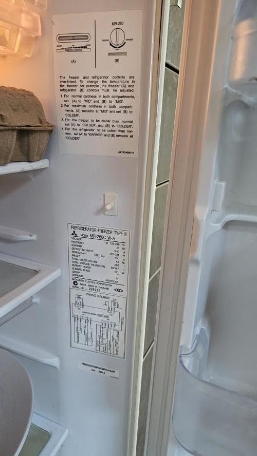 Second-hand Mitsubishi 260L Top Mount Fridge - Photo 7)
