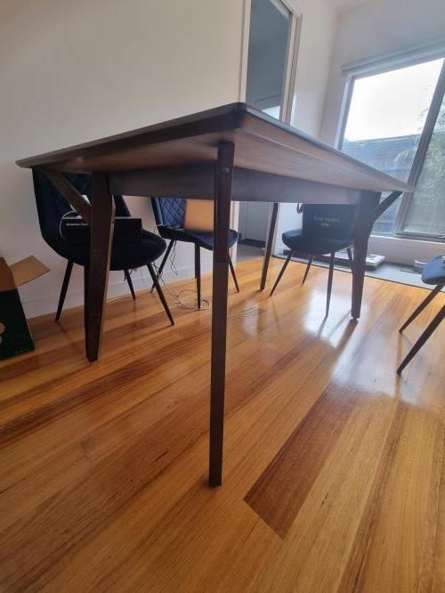 Second-hand Dining Table (no chairs) - Photo 7)