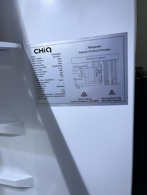 Second-hand Chiq 202L Top Mount Fridge - Photo 7)