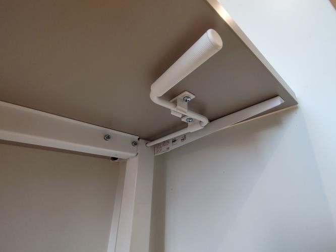 Second-hand IKEA Height-Adjustable Desk - Photo 7)