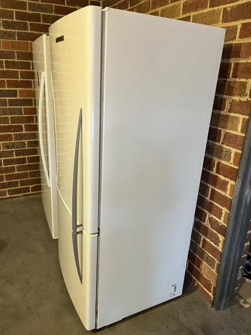 Second-hand Fisher & Paykel 404L Bottom Mount Fridge - Photo 7)