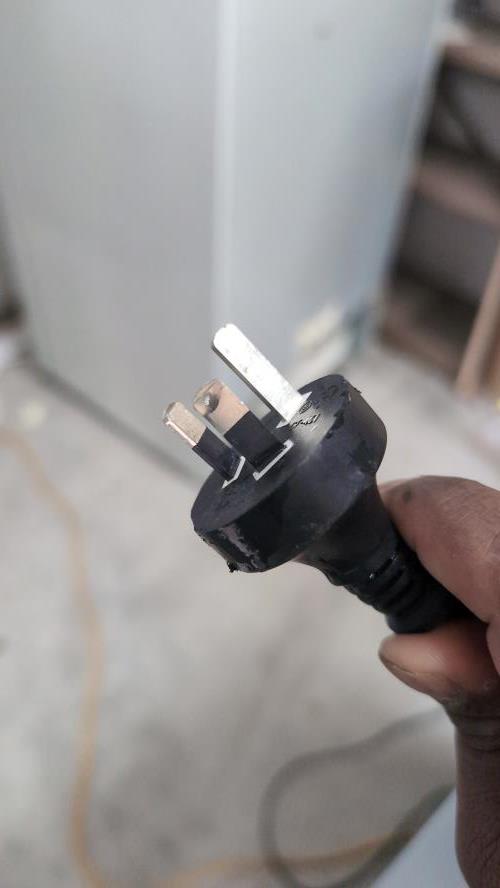 Second-hand Hisense 230L Top Mount Fridge - Photo 7)