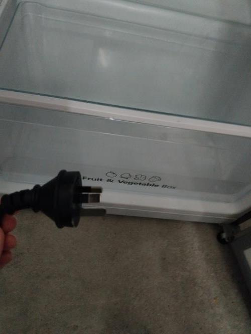 Second-hand Hisense 205L Top Mount Fridge - Photo 8)