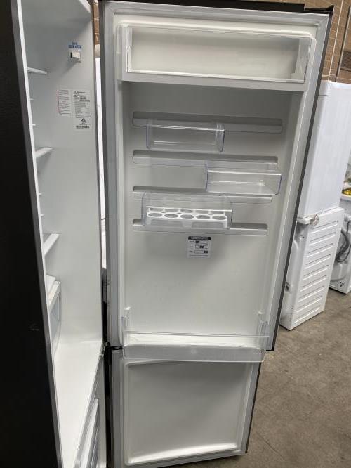 Second-hand Westinghouse 370L Bottom Mount Fridge - Photo 8)