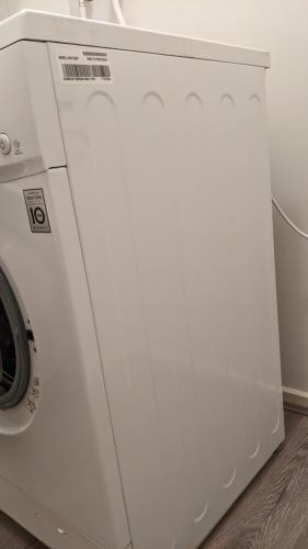 Second-hand LG 7kg Front Load Washing Machine - Photo 8)