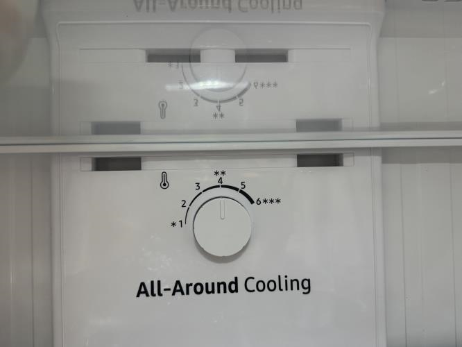 Second-hand Samsung 270L Top Mount Fridge - Photo 8)