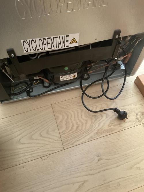 Second-hand Hisense 350L Top Mount Fridge - Photo 8)