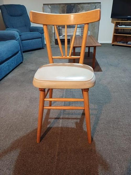 Second-hand Dining Table with 4 Chairs - Photo 8)