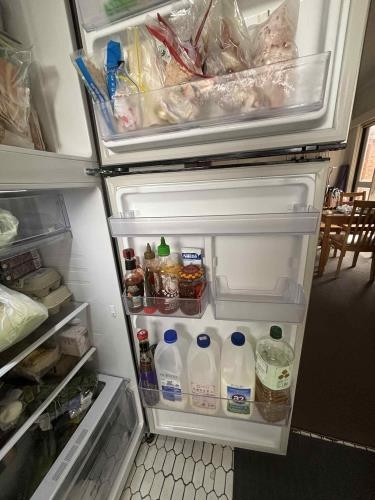 Second-hand Samsung 343L Top Mount Fridge - Photo 8)