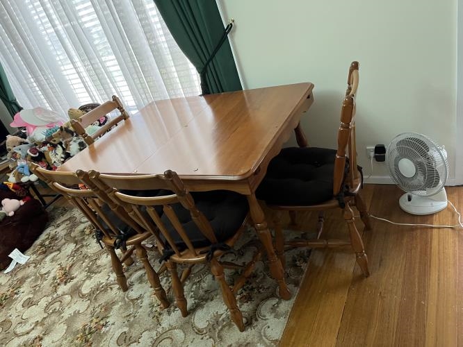 Second-hand Extendable Dining Table with 4 Chairs - Photo 8)