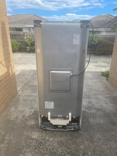 Second-hand Panasonic 421L Bottom Mount Fridge - Photo 8)