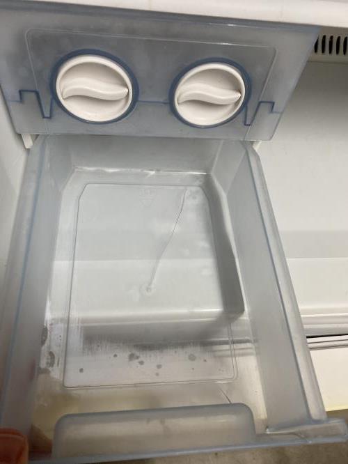 Second-hand Hisense 221L Top Mount Fridge - Photo 8)