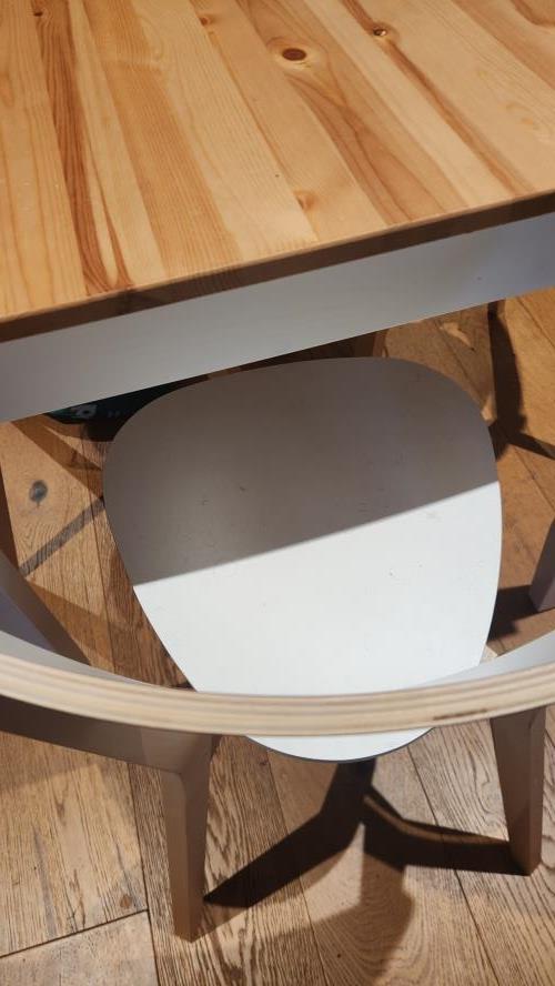 Second-hand Dining Table with 4 Chairs - Photo 8)