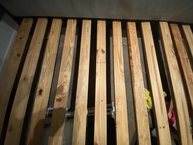 Second-hand Queen Size Bed Frame - Photo 8)