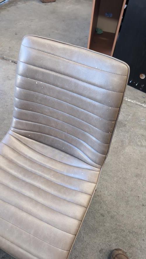 Second-hand Dining Table with 6 Chairs - Photo 8)