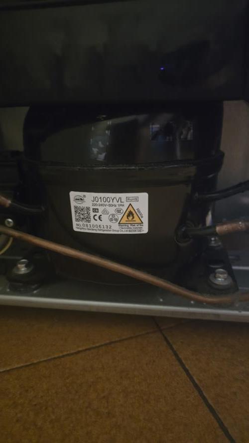 Second-hand Chiq 216L Top Mount Fridge - Photo 8)