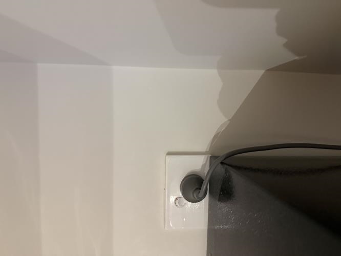 Second-hand Chiq 202L Top Mount Fridge - Photo 8)