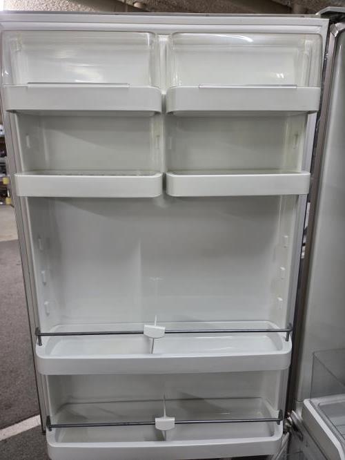 Second-hand Fisher & Paykel 442L Bottom Mount Fridge - Photo 8)
