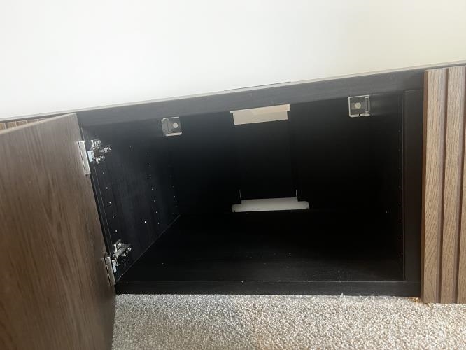 Second-hand IKEA TV Bench - Photo 8)