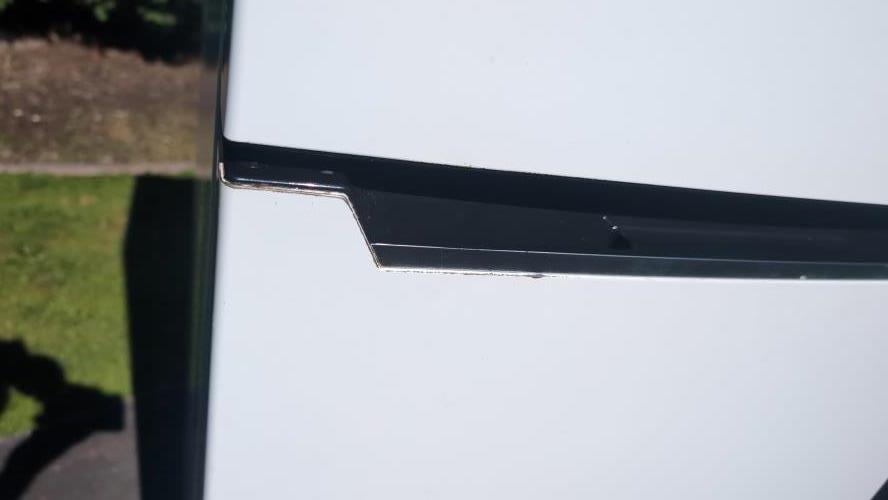 Second-hand Chiq 202L Top Mount Fridge - Photo 8)