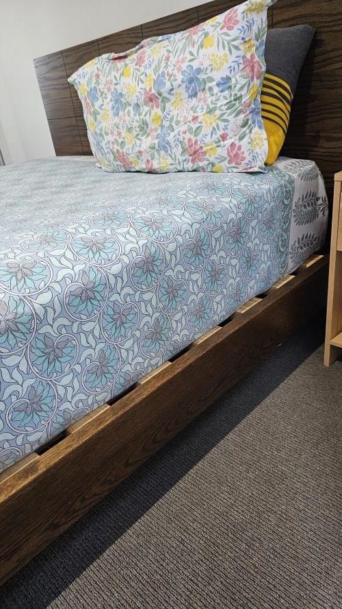 Second-hand Queen Size Bed Frame - Photo 8)