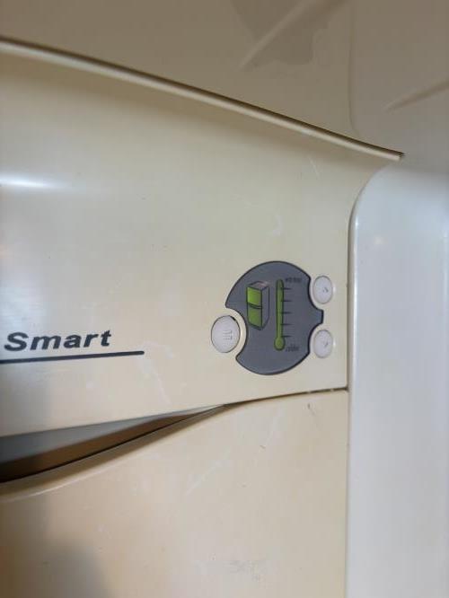 Second-hand Fisher & Paykel 403L Bottom Mount Fridge - Photo 8)