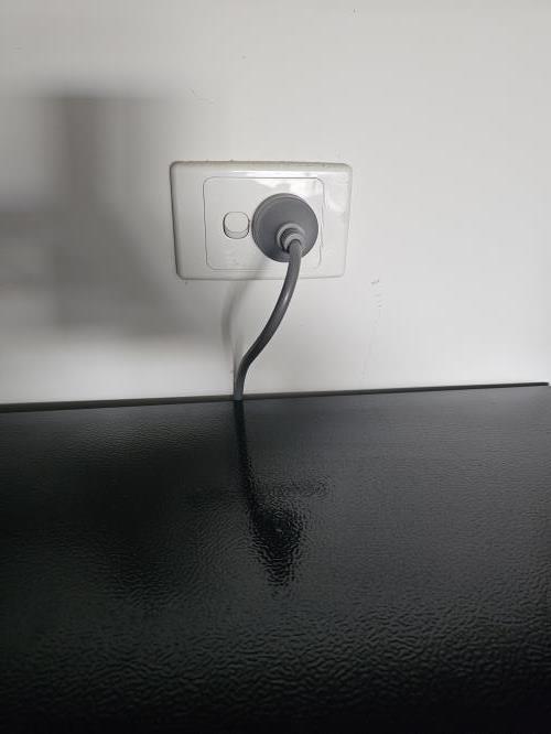 Second-hand Chiq 202L Top Mount Fridge - Photo 8)