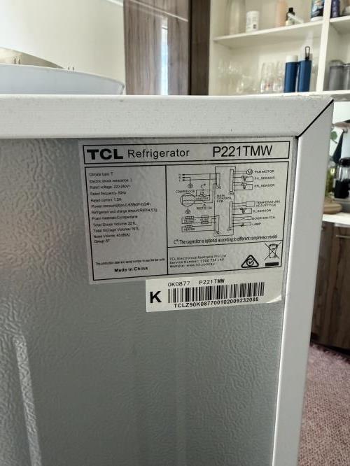 Second-hand TCL 198L Top Mount Fridge - Photo 8)