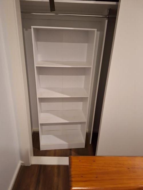 Second-hand Bookshelf - Photo 8)
