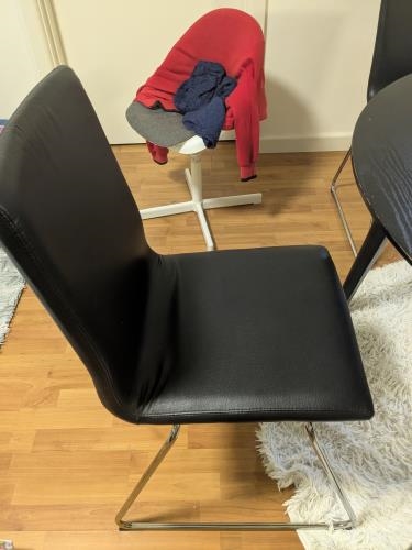 Second-hand IKEA Dining Table with 4 Chairs - Photo 9)