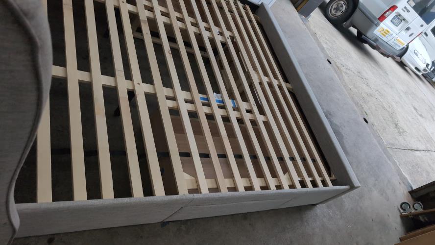Second-hand King Size Bed with 4 Under Bed Storage Drawers - Photo 9)