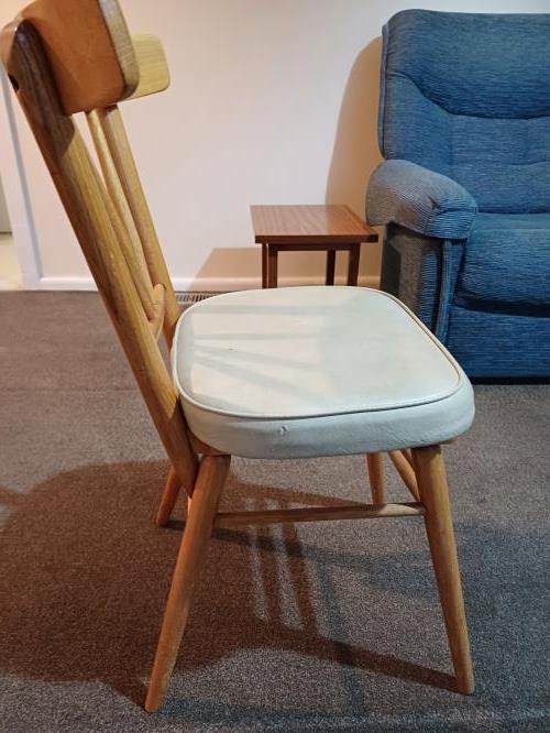 Second-hand Dining Table with 4 Chairs - Photo 9)