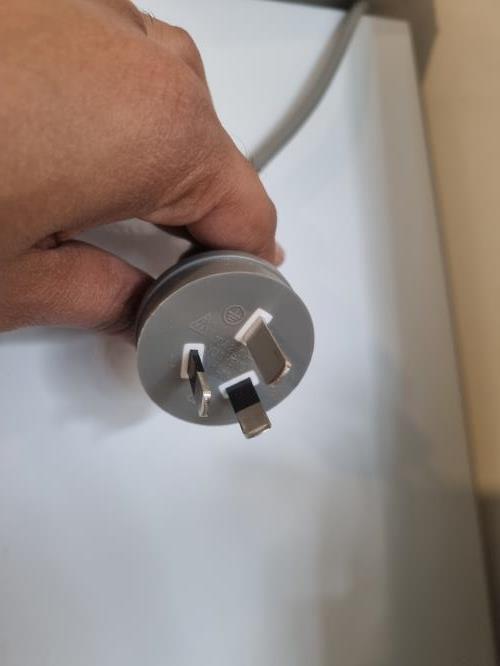 Second-hand Chiq 202L Top Mount Fridge - Photo 9)