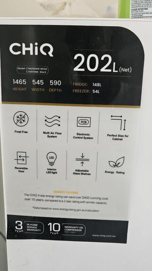 Second-hand Chiq 202L Top Mount Fridge - Photo 9)