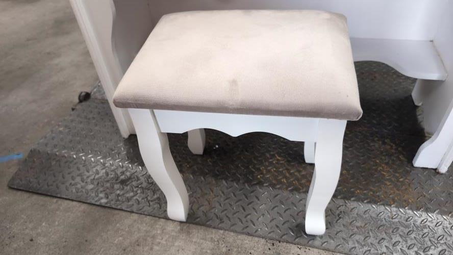 Second-hand Dressing Table with Stool - Photo 9)