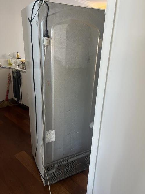 Second-hand LG 305L Bottom Mount Fridge - Photo 9)