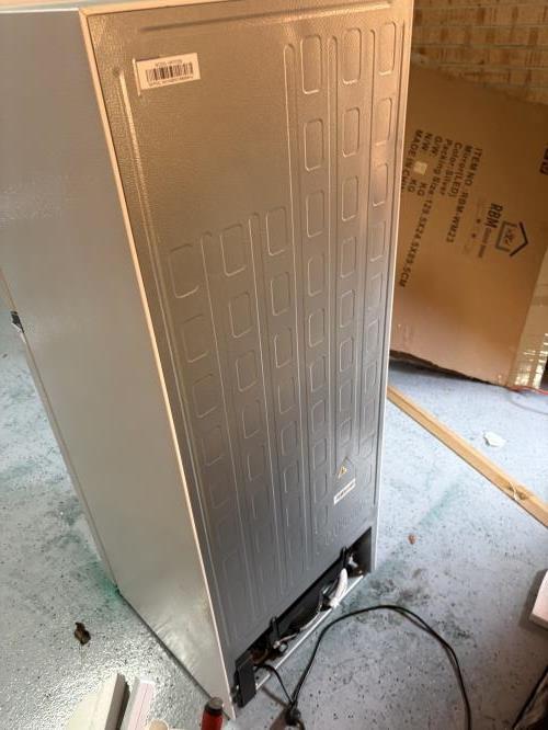 Second-hand Hisense 205L Top Mount Fridge - Photo 9)