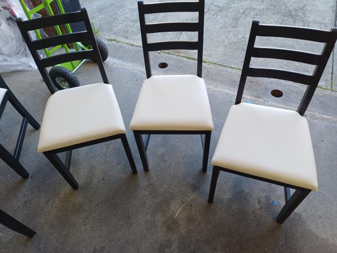 Second-hand Dining Table with 4 Chairs - Photo 9)