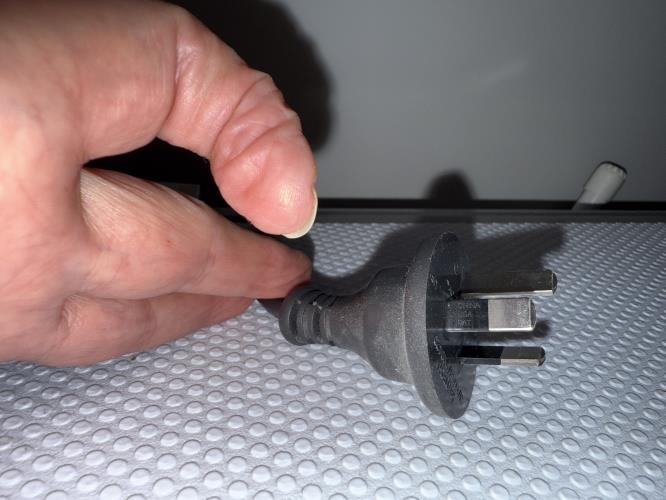 Second-hand Mitsubishi 325L Bottom Mount Fridge - Photo 9)