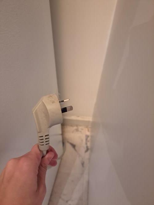 Second-hand Westinghouse 275L Top Mount Fridge - Photo 9)