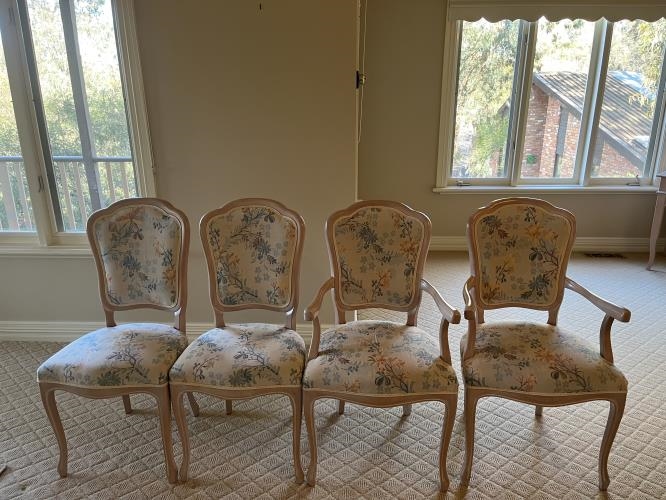 Second-hand Extendable Dining Table with 4 Chairs - Photo 9)