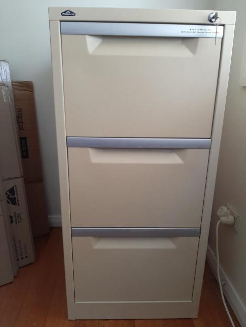 Second-hand 3 Drawer Filing Cabinet with Key