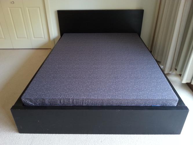 Second-hand Dunlop Double Mattress (Bedframe not included) - Photo 7)