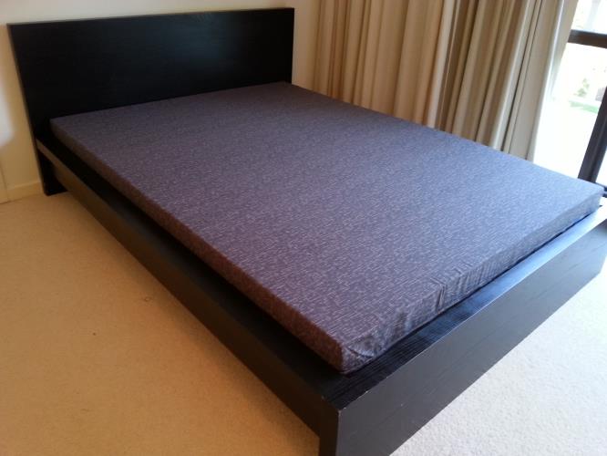 Second-hand Dunlop Double Mattress (Bedframe not included) - Photo 8)