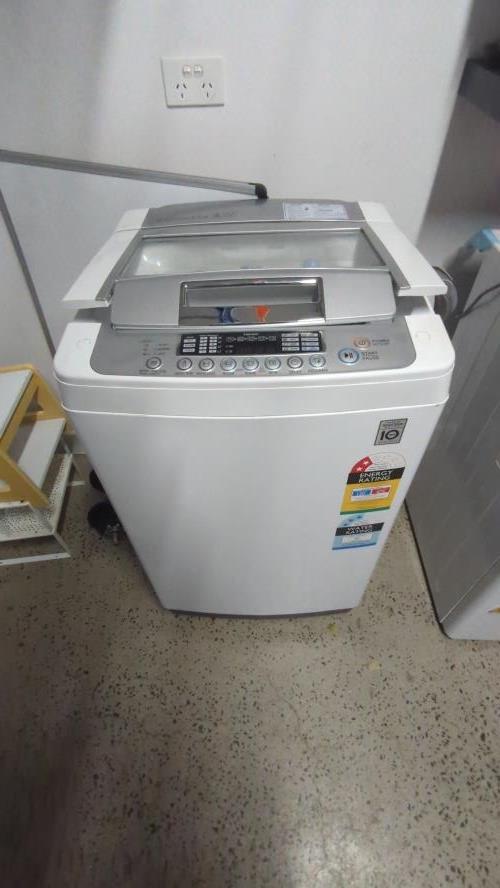 Second-hand LG 5.5kg Top Load Washing Machine